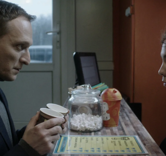 Слоны могут играть в футбол